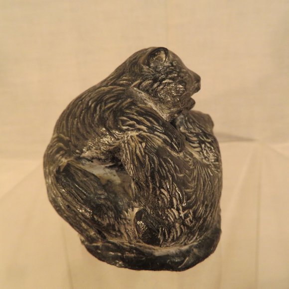 Vintage Wolf Sculptures BEAR CUBS Resin Figurine 2.5" x 2" (49C) - Picture 3 of 4